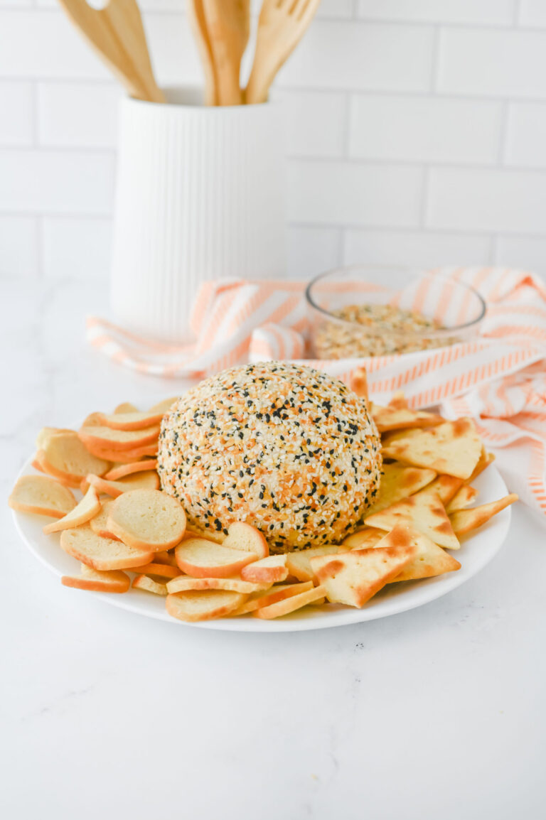 everything bagel cheese ball roundup