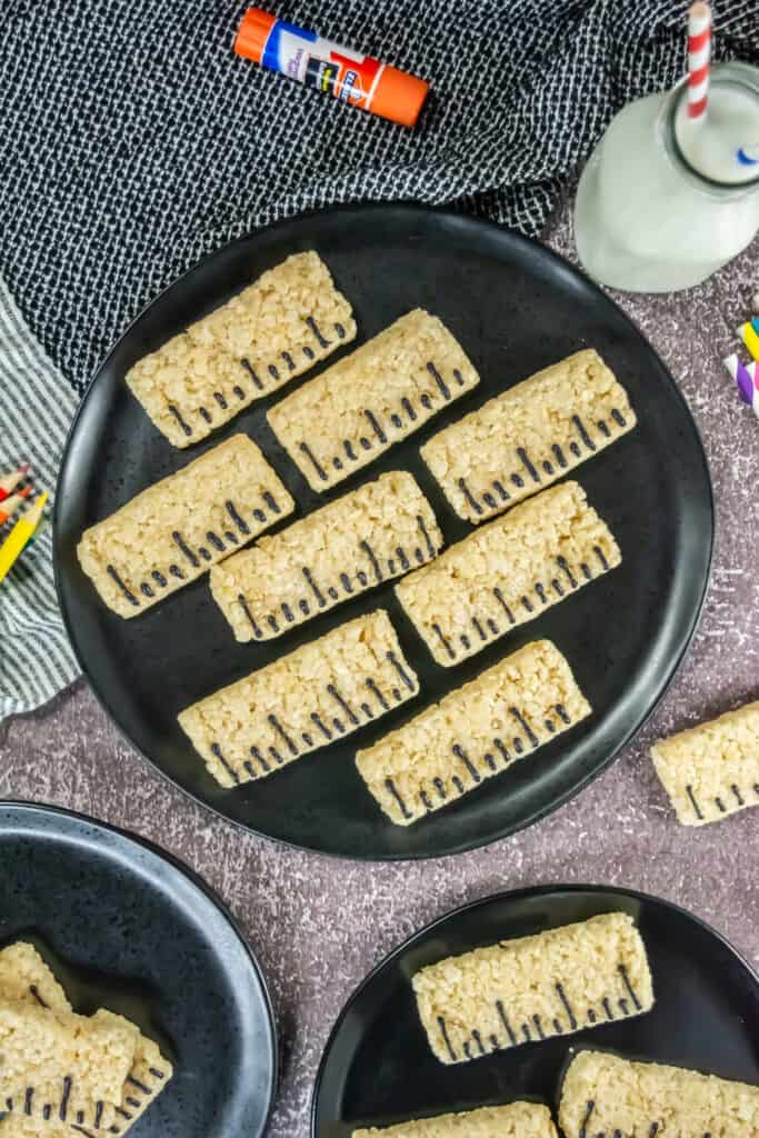 Easy-Ruler-Rice-Krispy-Treats-683x1024