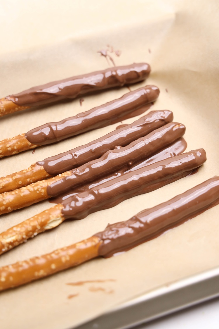 pretzel rods dipped in chocolate