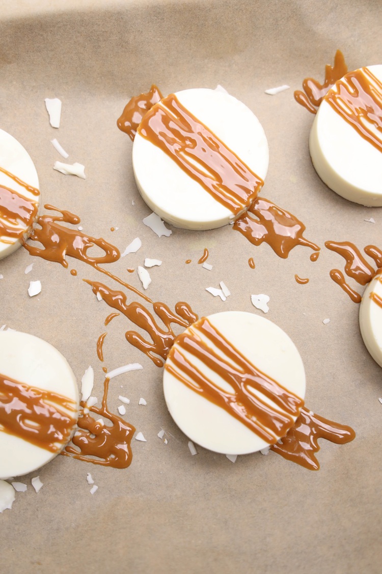 biscoff cookie butter drizzled over the cookies