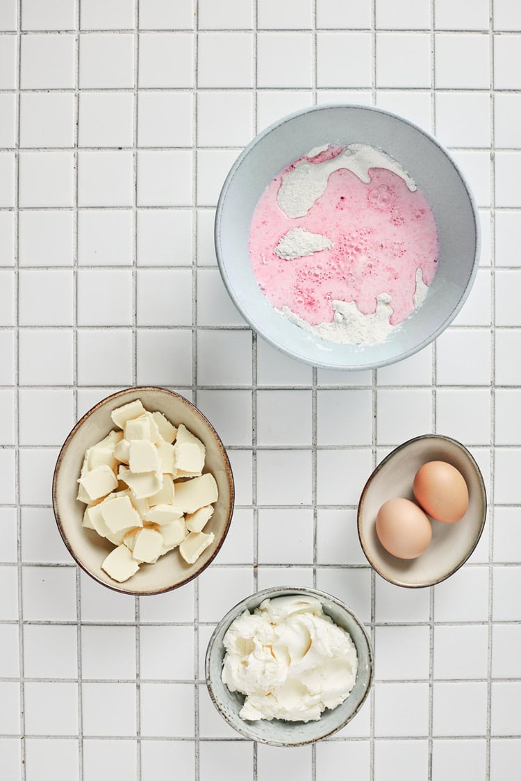 A picture of unmixed red velvet cake batter.