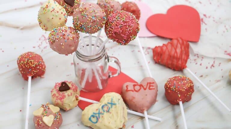 A picture of assorted Valentine's Day themed cake pops.