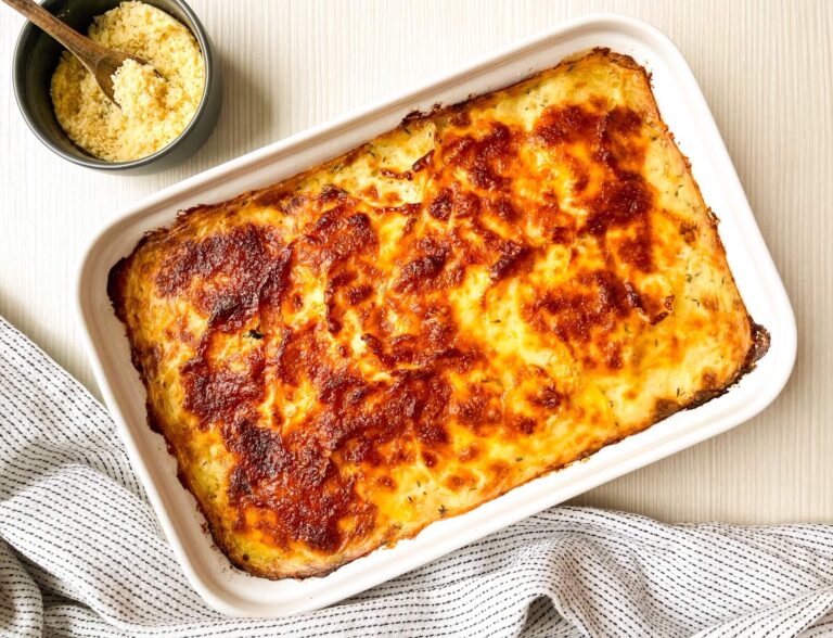 A picture of scalloped potatoes.