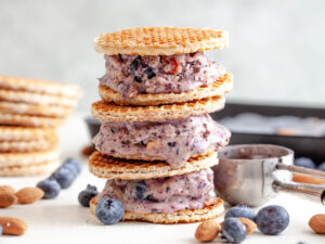 blueberry ice cream wafflewiches