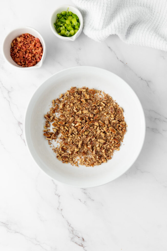 remaining chopped pecans and scallions in a small bowl