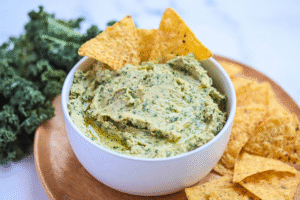 roasted garlic kale hummus header image